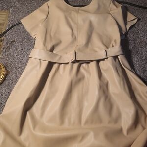 Chic Tan Short Sleeve Dress with Belt